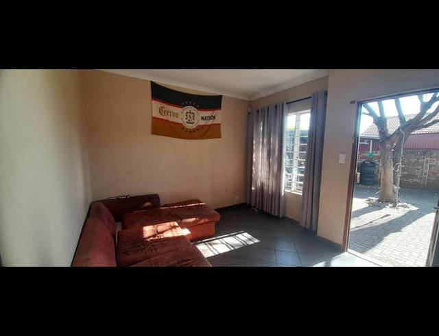 2 BEDROOM PROPERTY TO RENT IN ROOIHUISKRAAL NORTH